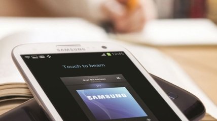 Samsung патентует телефон с двумя экранами