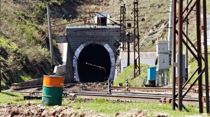 Неизвестные расстреляли охранника ж/д тоннеля, ведущего к Мукачево
