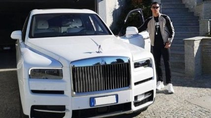 Роналду похвастался новым авто за 450 тысяч долларов