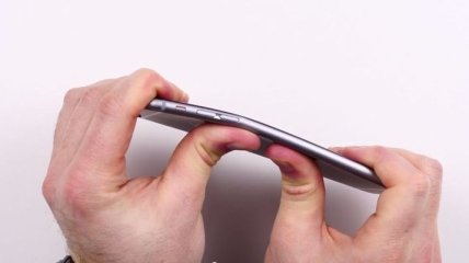 Шок! iPhone 6 едва не убил хозяина (Видео)