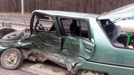 В Харькове автомобиль "ЗАЗ" столкнулся с "Тойотой", погиб человек