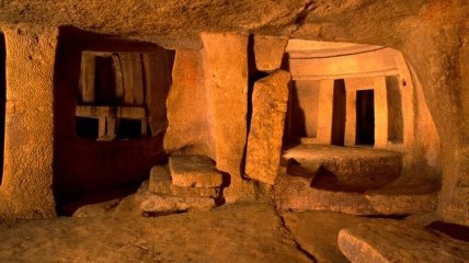 Археологи обнаружили четыре подземные комнаты времен Римской империи