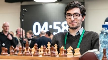 Украинец сенсационно обыграл лучшего шахматиста планеты Карлсена на ЧМ