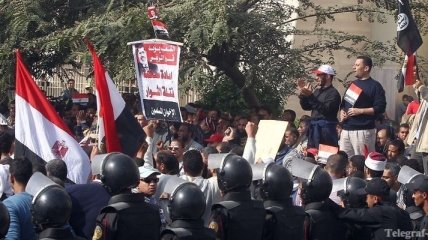 Либеральная оппозиция Египта добивается отмены референдума