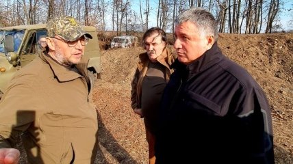 Хомчак и Аваков пояснили западным дипломатам ситуацию на участках разведения войск