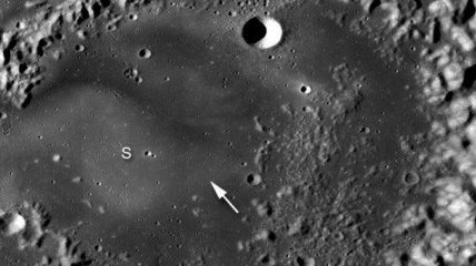 На Луне обнаружили 130-метровый позвоночник