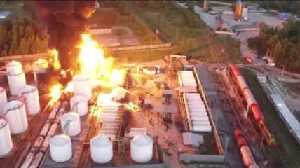 Пожар на нефтебазе под Киевом (Видео)