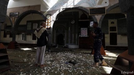 Смертники подорвали себя в мечети в Йемене: не менее 15 погибших