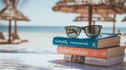 Книги для тех, кто хочет еще немного продлить лето
