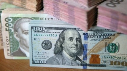 Кабмин допускает снижение курса национальной валюты до 28 грн/доллар 