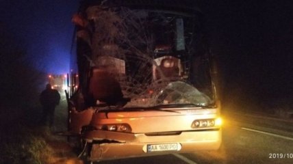 Автобус "Київ-Варшава" влетів у вантажівку - один загиблий, троє поранених