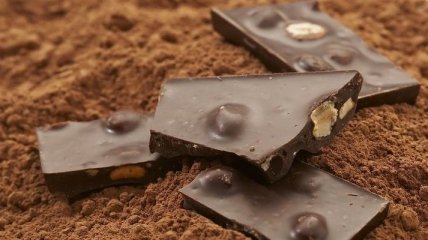 К чему может привести частое употребление шоколада в раннем детстве?