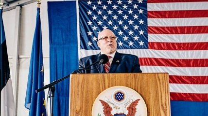 Посол США в Эстонии подал в отставку из-за несогласия с политикой Трампа