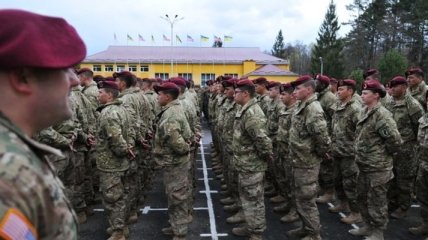 Закон о допуске иностранных войск в Украину вступит силу в 2016 году