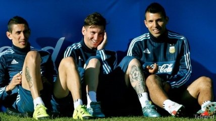 Агуэро сыграет за сборную Аргентины под номером Месси