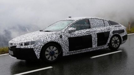 2017 Opel Insignia удалось поймать во время тестов