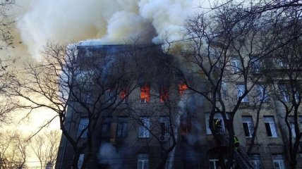 Пожар в Одесском колледже: количество пострадавших возросло (Фото, видео) 