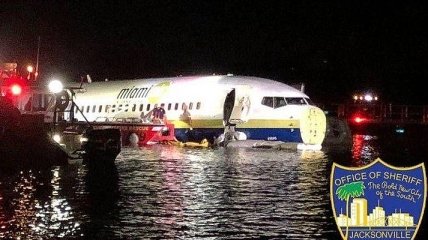 Из Boeing, который приземлился на реку во Флориде, извлекли черный ящик
