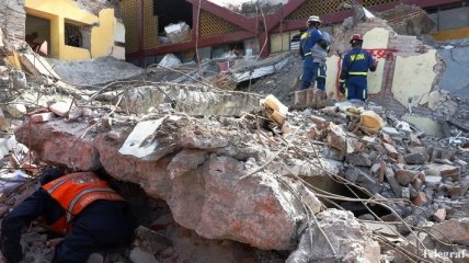Число жертв мощного землетрясения в Мексике возросло до 90