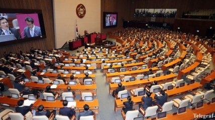 Парламент Кореи набрал достаточно голосов для импичмента президента