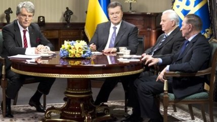 Янукович, Кравчук, Кучма и Ющенко обсудили кризис в Украине 
