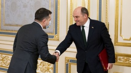 Президент Зеленский встретился с министром обороны Великобритании Уоллесом во время визита в Киев последнего