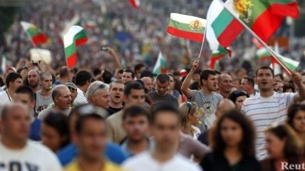 Депутатам и чиновникам в Болгарии решили испортить отпуск 