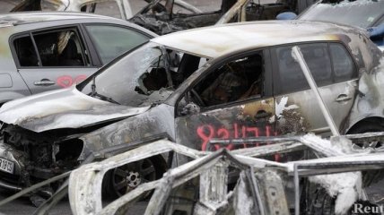 В новогоднюю ночь во Франции сожгли почти 1200 автомобилей