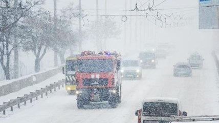КГГА: въезд в столицу завтра возможно будет ограничен из-за снегопада