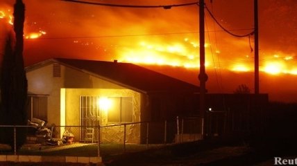 Лесной пожар в Калифорнии лишил домов более 1500 жителей 