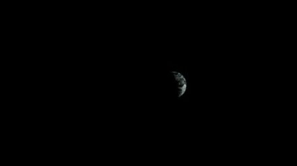 Землю сфотографировали с Луны