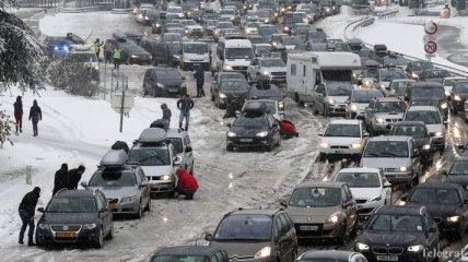 Снегопады парализовали Центральную и Западную Европу