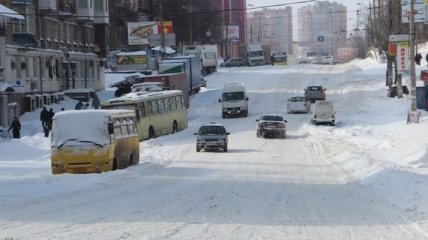 Более 2 тысяч коммунальщиков занимаются уборкой снега в Киеве