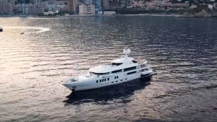 Яхта Константина Жеваго у берегов Монако