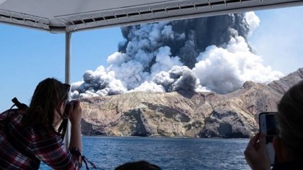 Вулкан в Новой Зеландии: очевидец снял качественное видео 
