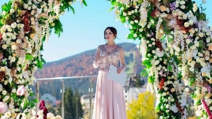 Наталья Валевская показала новые фото с недавней свадьбы