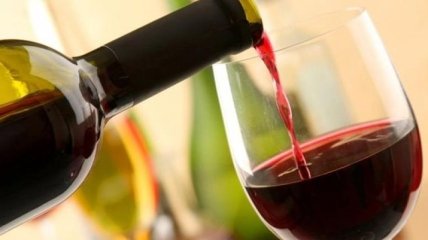 Пара бокалов вина перед сном помогают похудеть