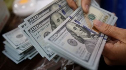 НБУ в апреле купил валюты на $400 миллионов