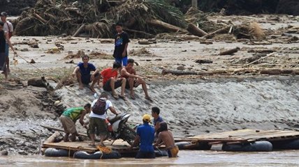 От наводнения и оползней на Филиппинах погибло около 200 человек