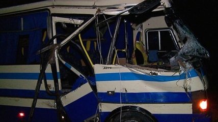 ДТП на Винничине: рейсовый автобус столкнулся с трактором (Видео)
