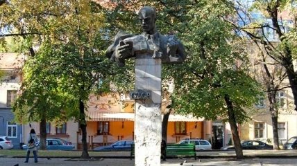 Во Львове пытались снести памятник Степану Тудору