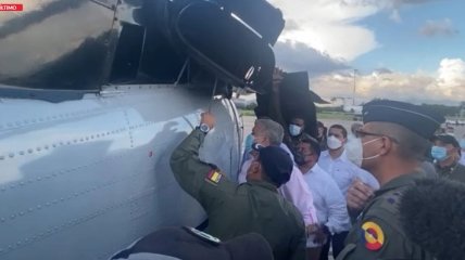 В Колумбии обстреляли вертолет президента (видео)