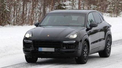 Новый Porsche Cayenn вышел на зимние тесты