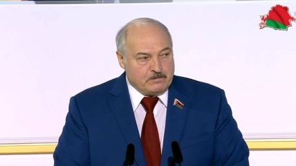 Лукашенко насмешил сеть критикой владельцев смартфонов: видео