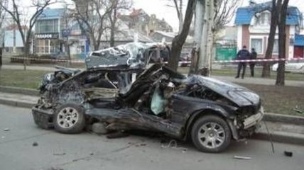 Смертельное ДТП в Николаеве: BMW врезался в припаркованную "Газель"