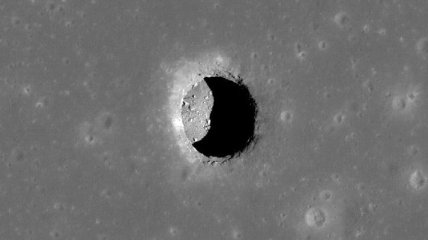 В пещерах на Луне можно будет строить колонии