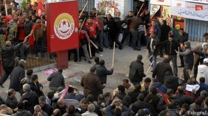 В Тунисе вспыхнули очередные беспорядки