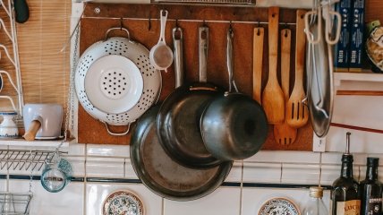 Перекис и сода - отличные помощники при мытье посуды