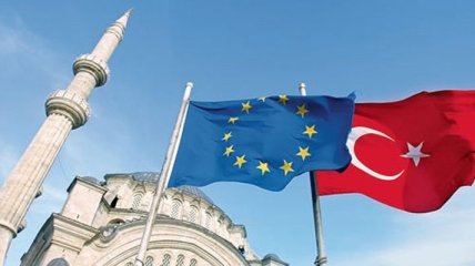 Франция не намерена продолжать переговоры с Турцией о вступлении в ЕС