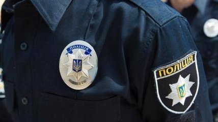 Бросался кирпичами в прохожих: В Николаеве мужчина умер после того, как его задержала полиция 